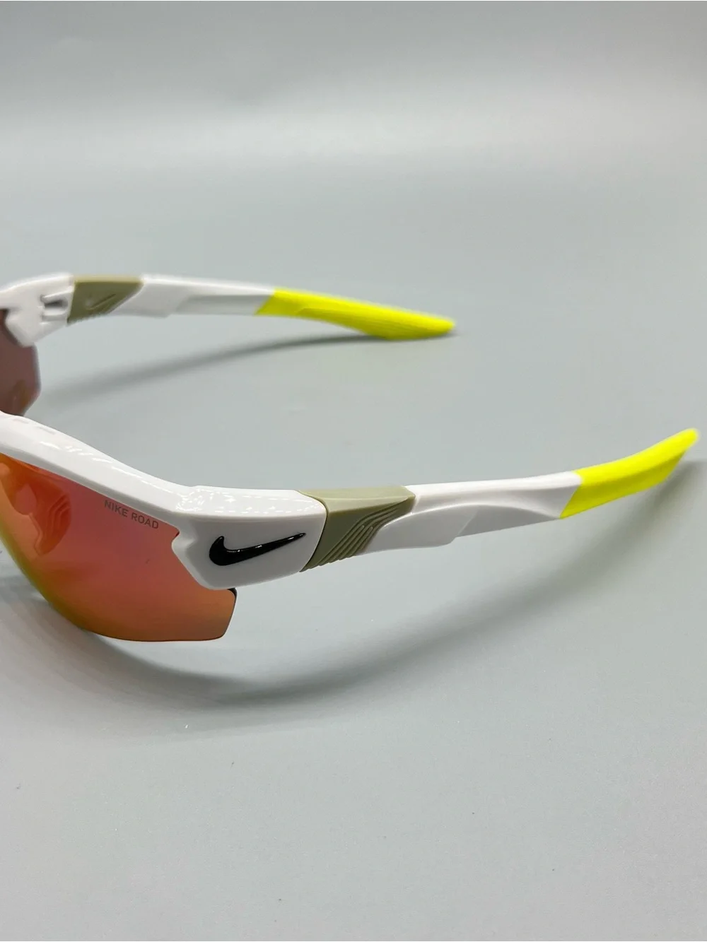Nike Show X3 E DJ2032 sports sunglasses